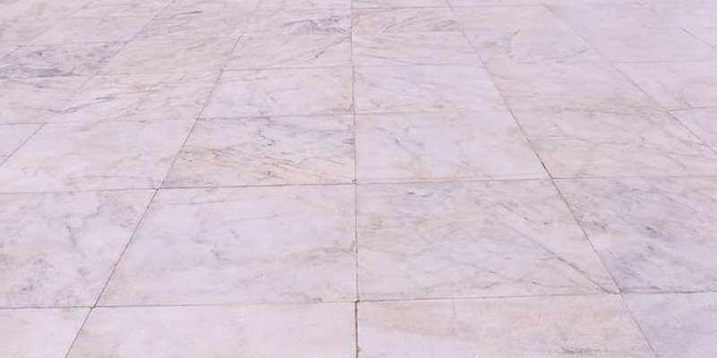 Escaleras de mármol en Denia que combinan arte y arquitectura